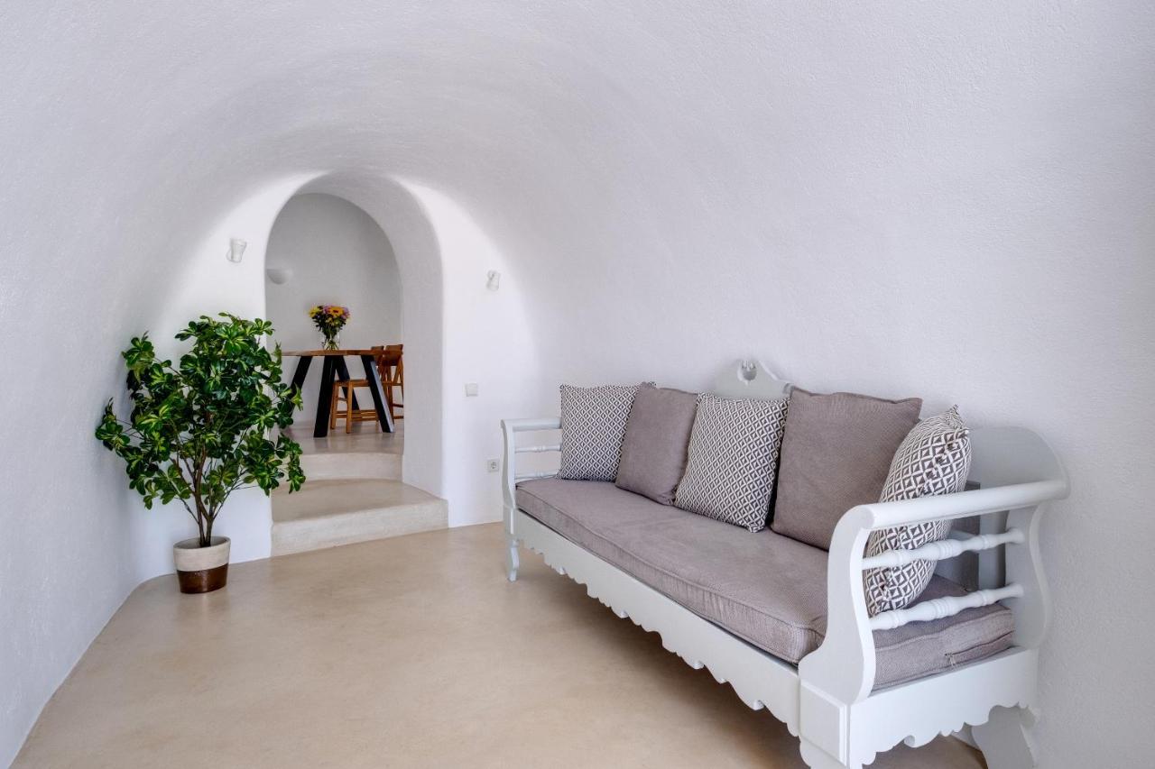 Aparthotel Radiant Santorini Mesaria Esterno foto
