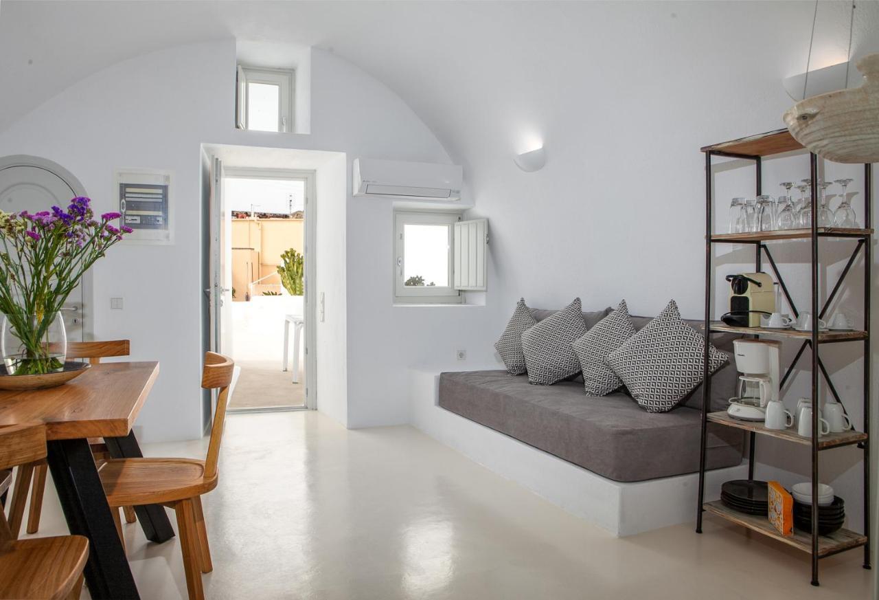 Aparthotel Radiant Santorini Mesaria Esterno foto